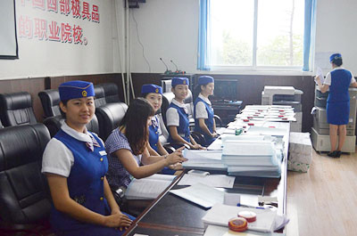 “和諧號”高鐵、動車乘務專業